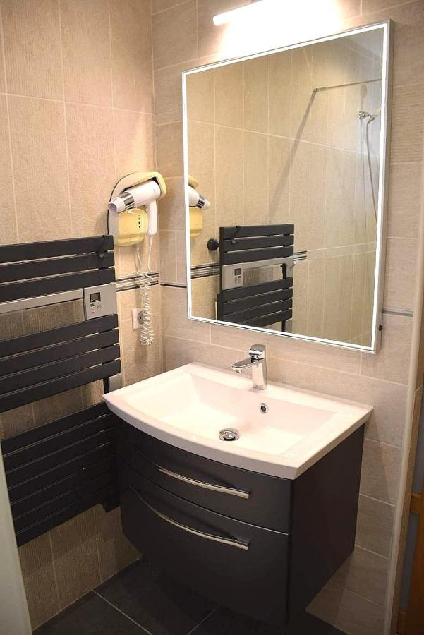 Logis Hotel Restaurant Spa Les Balcons De L'Esperance Limeuil Bagian luar foto