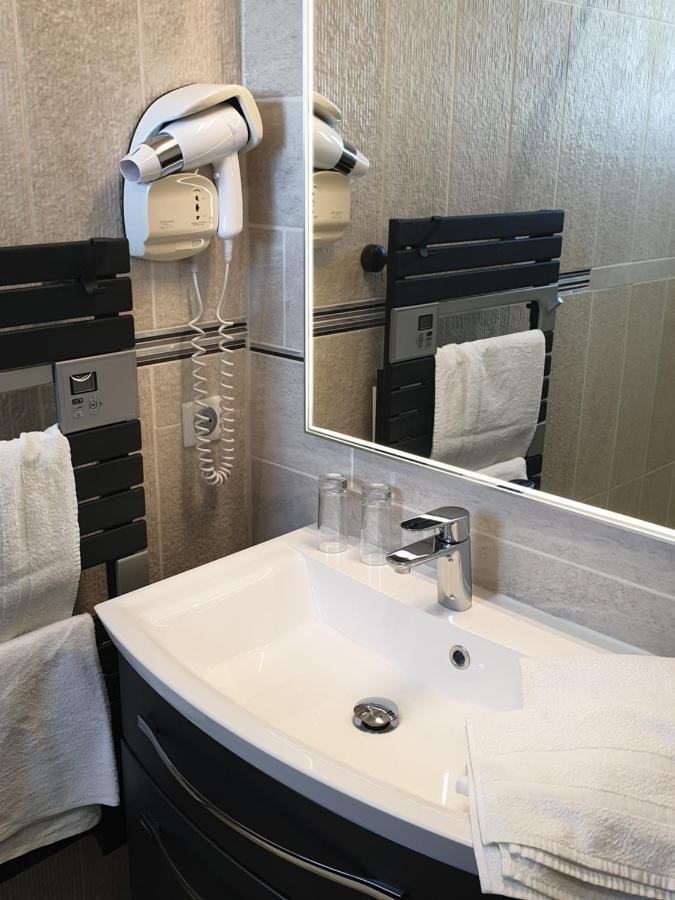 Logis Hotel Restaurant Spa Les Balcons De L'Esperance Limeuil Bagian luar foto